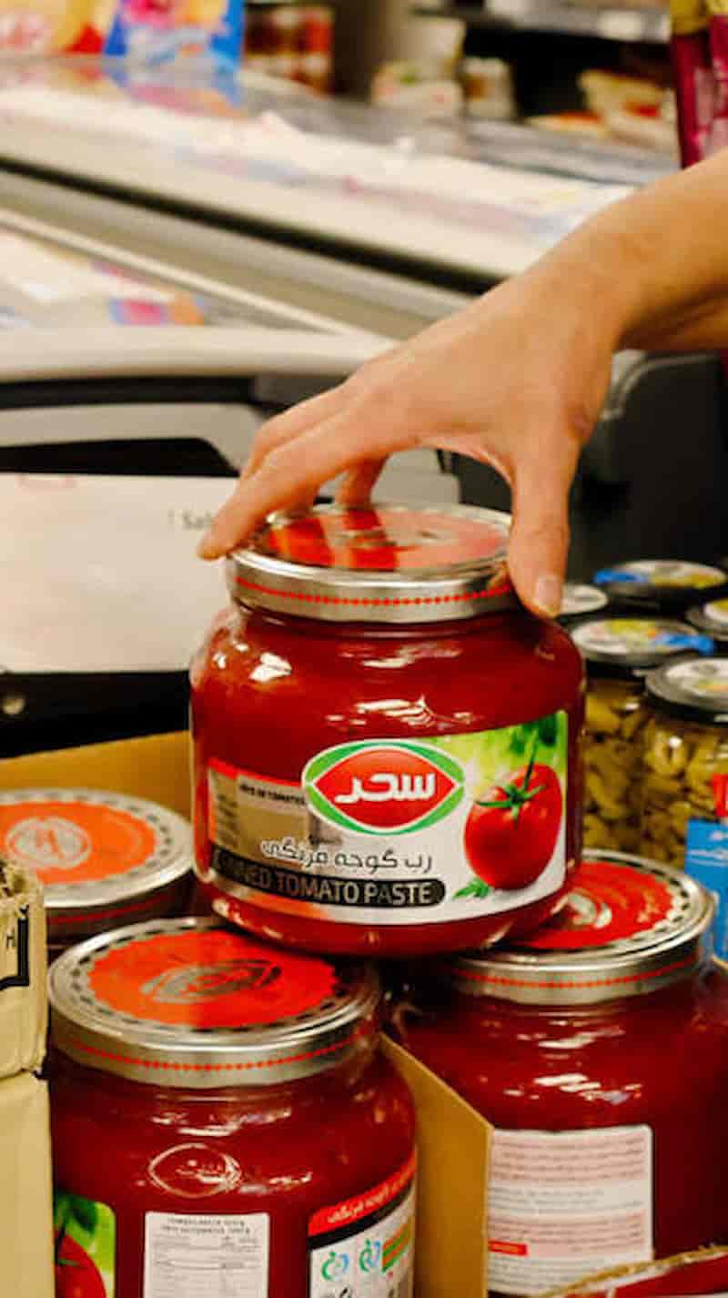رب گوجه فرنگی سحر شیشه ای با ظاهر شفاف و کیفیت مناسب